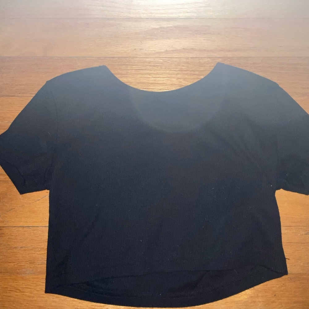 black crop top